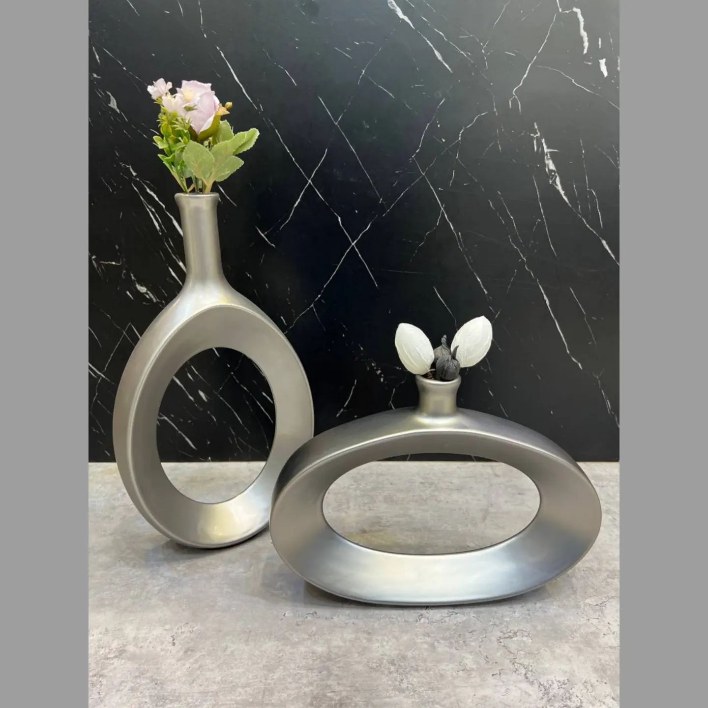 گلدان رونیسا رنگی مات نقره ای