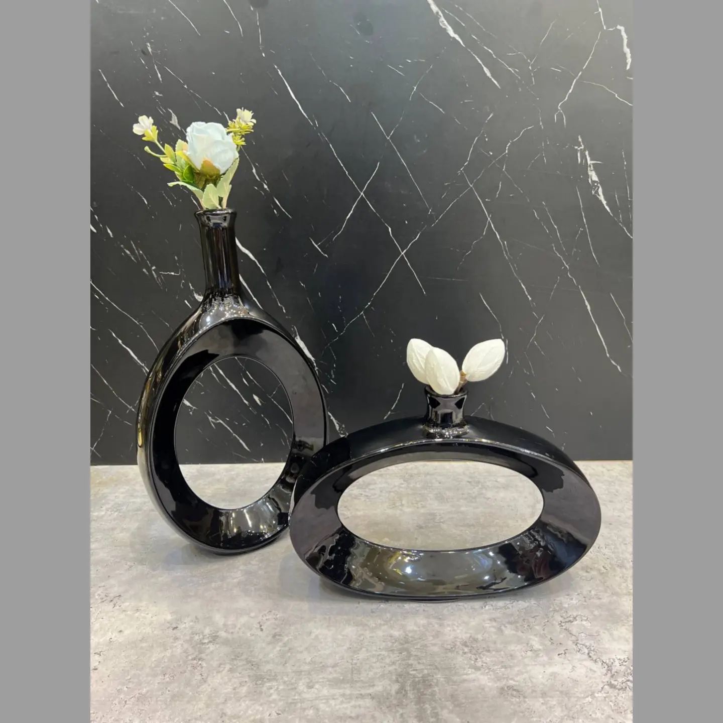 گلدان رونیسا مشکی براق