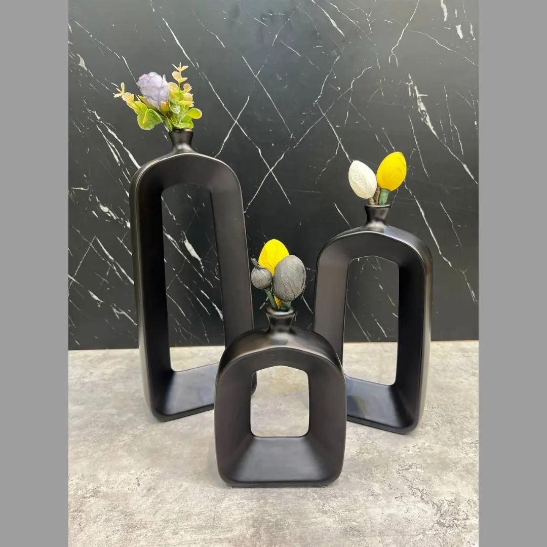 گلدان مینوس رنگی مات مشکی