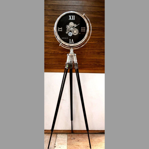 ساعت ۳پایه فلزی دیزل اسپرت مدل چرخ دنده سیلور صفحه مشکی