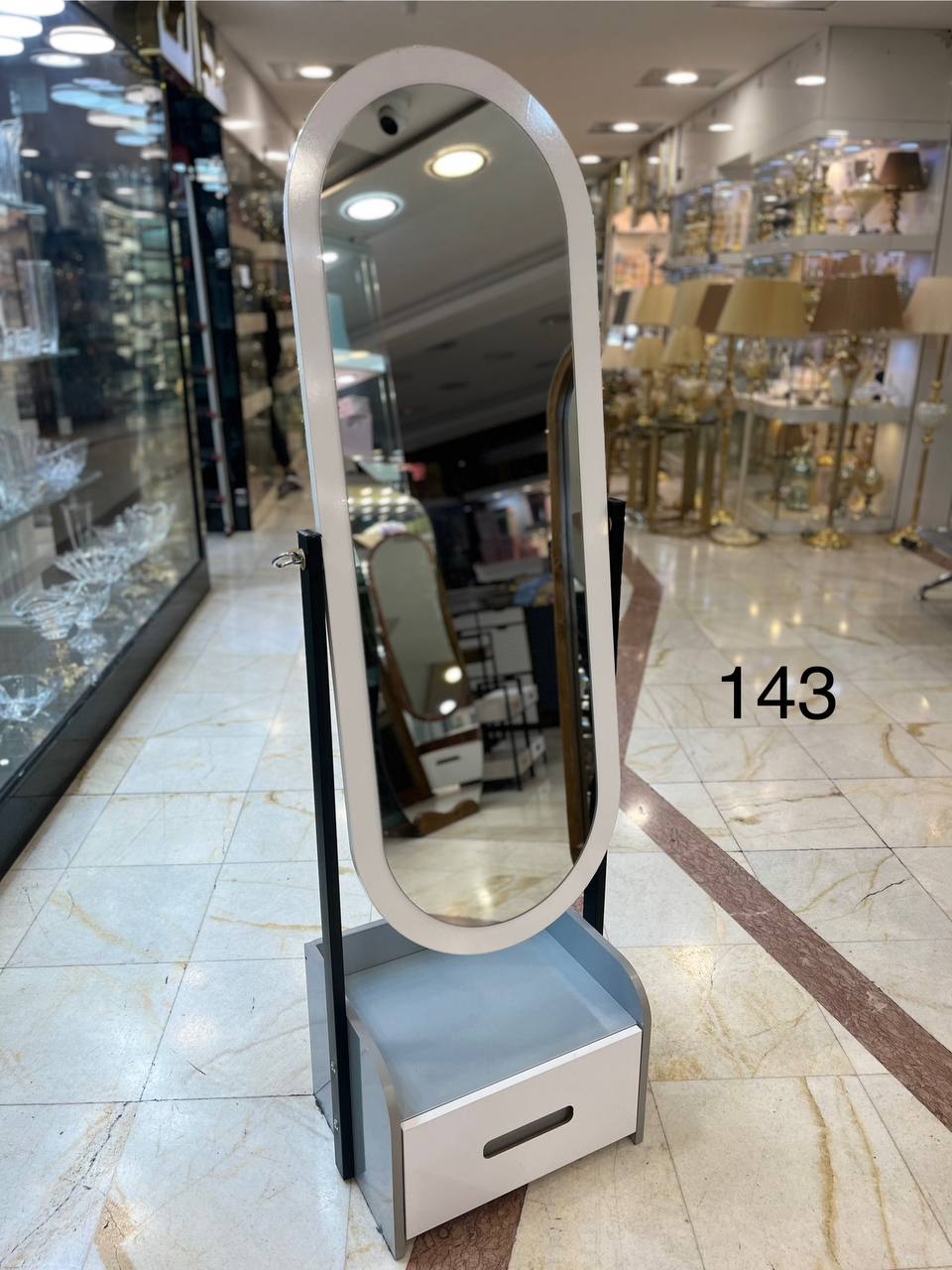 آینه قدی چوبی کد ۱۴۳