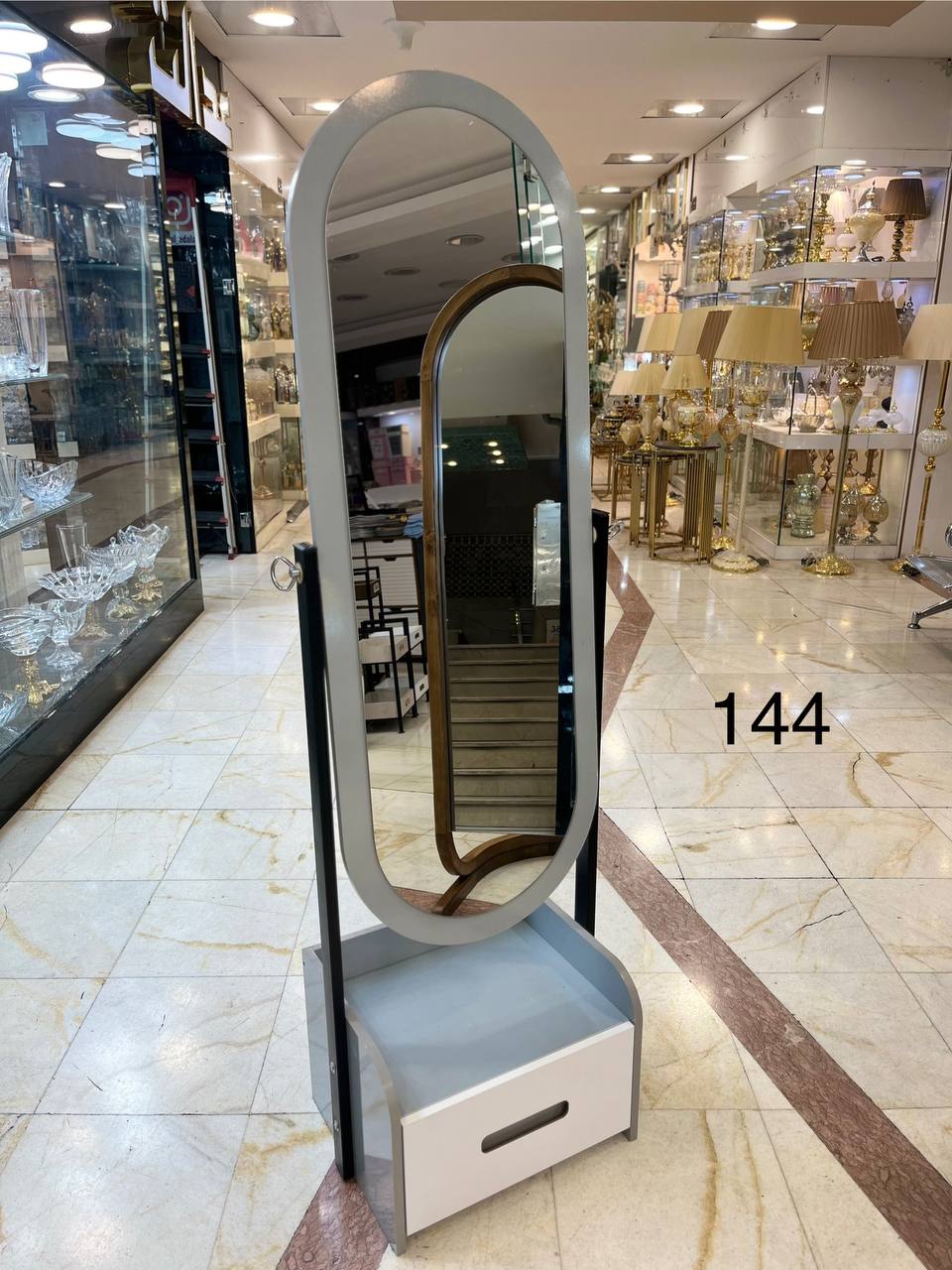 آینه قدی چوبی کد ۱۴۴