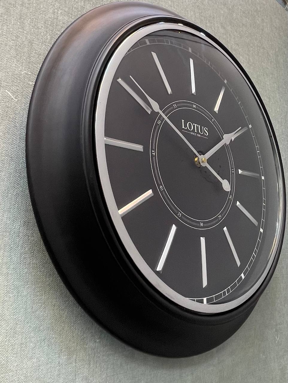 ساعت دیواری برند لوتوس کد 8035