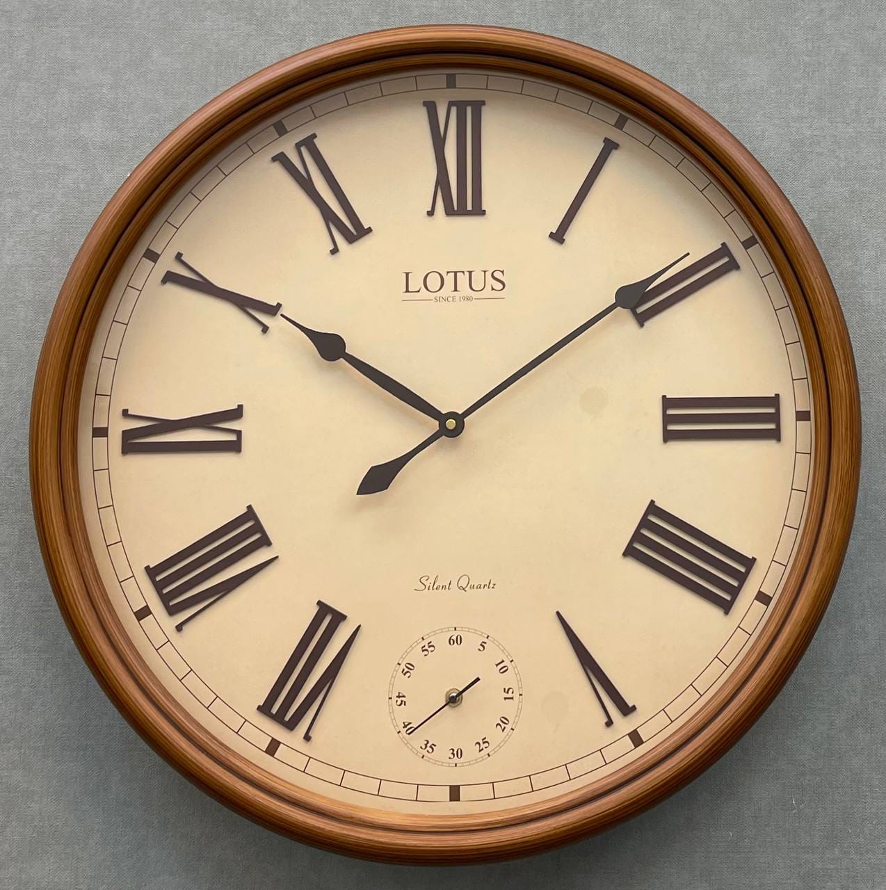 ساعت دیواری برند لوتوس  152