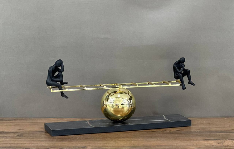 مجسمه المان نردبان تراز کد ۷۷۰۷ طلایی